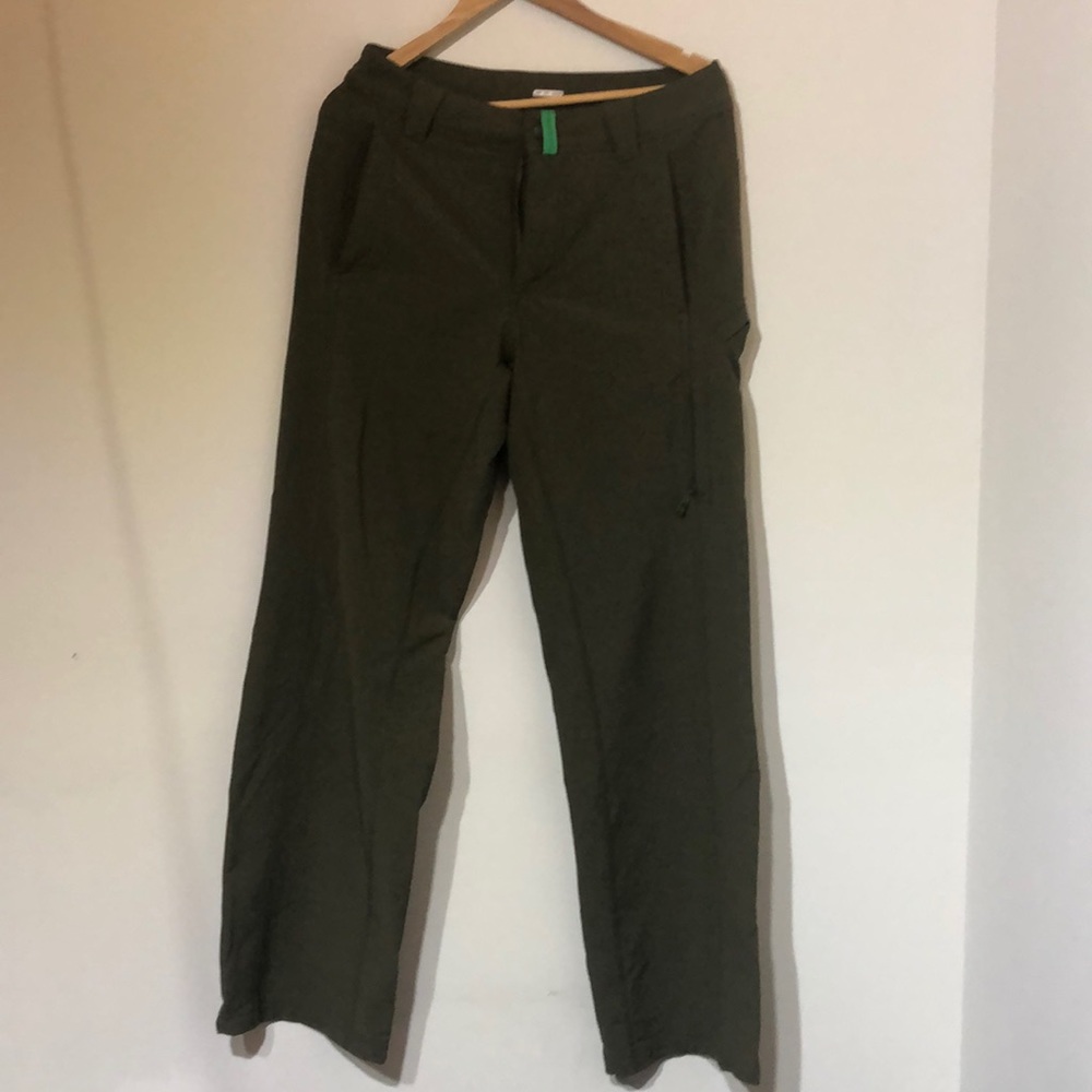 Olive green men’s Lululemon pants.